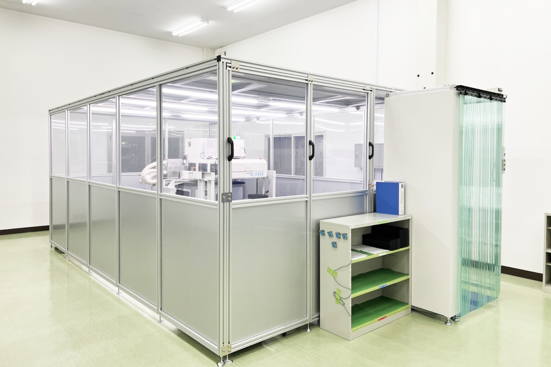 Semiconductor mass production test line - clean room 15㎡ class 1,000